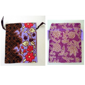 2 pochettes sacs en Batik...