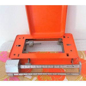 Terraillon Sub 3 kg - Balance de cuisine extra Plate ,orange vintage  ¿,24,5x21cm env ,piles bouton CR2032 fonctionnant ¿ Années 80